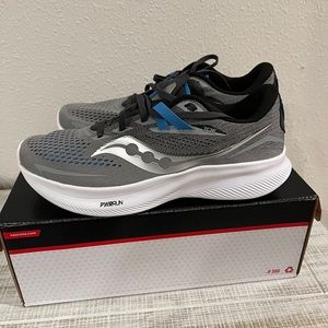 Mens saucony size 10 running shoes new